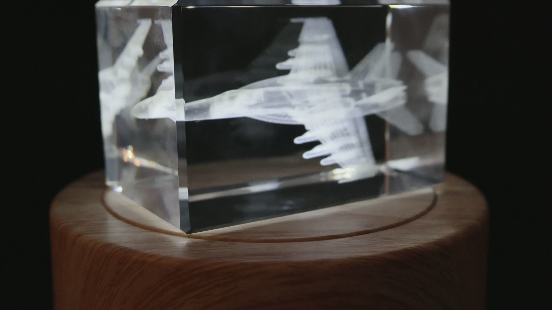 F/A-18 crystal — front detail and rotating perspective