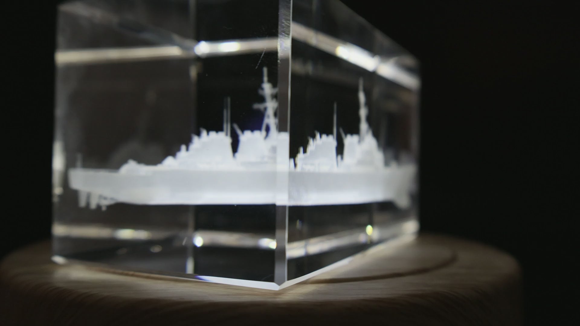 Arleigh Burke-class destroyer crystal — rotating view